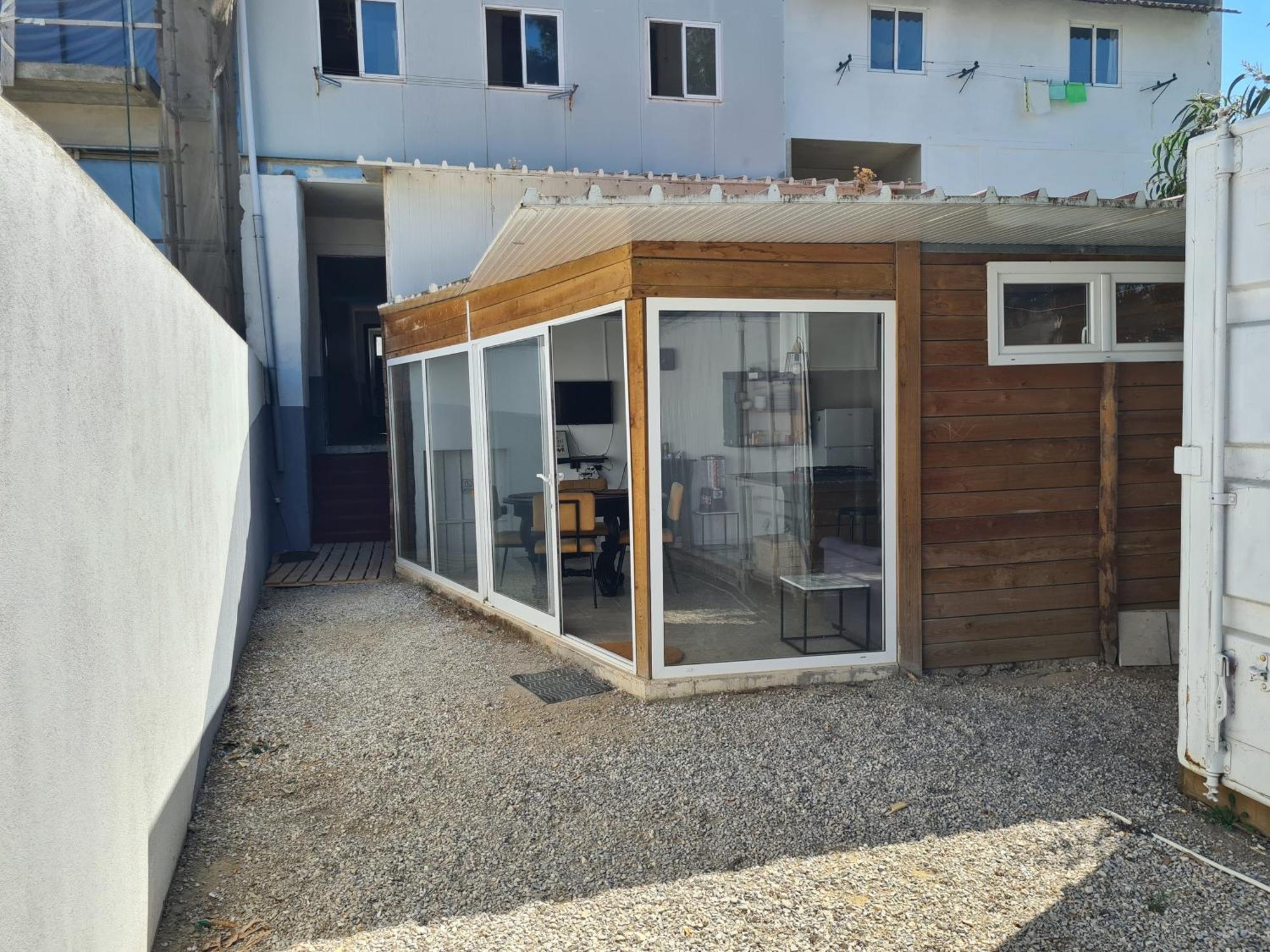 Casa Vale Ecotainer Hostel Lisabona Exterior foto