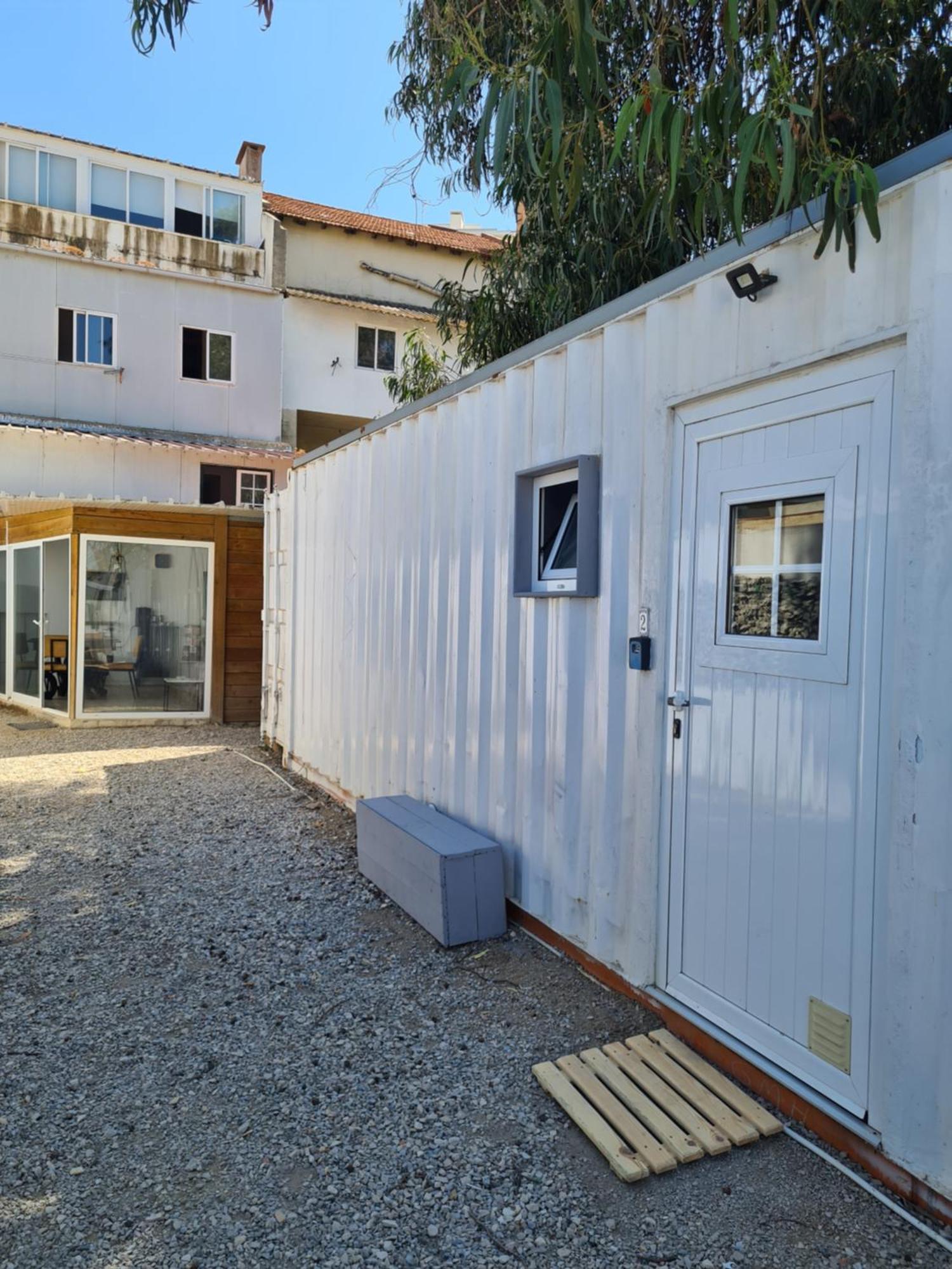 Casa Vale Ecotainer Hostel Lisabona Exterior foto